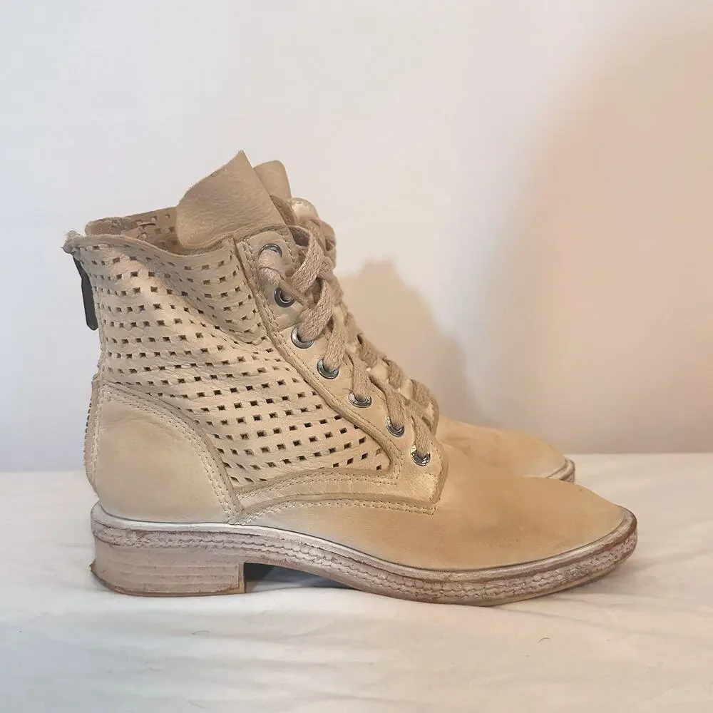 3 FOR $50! 🎁 DOLCE VITA Aldis Ivory Nubuck Lace Up Combat Ankle Boot Sz.… - Picture 3 of 7